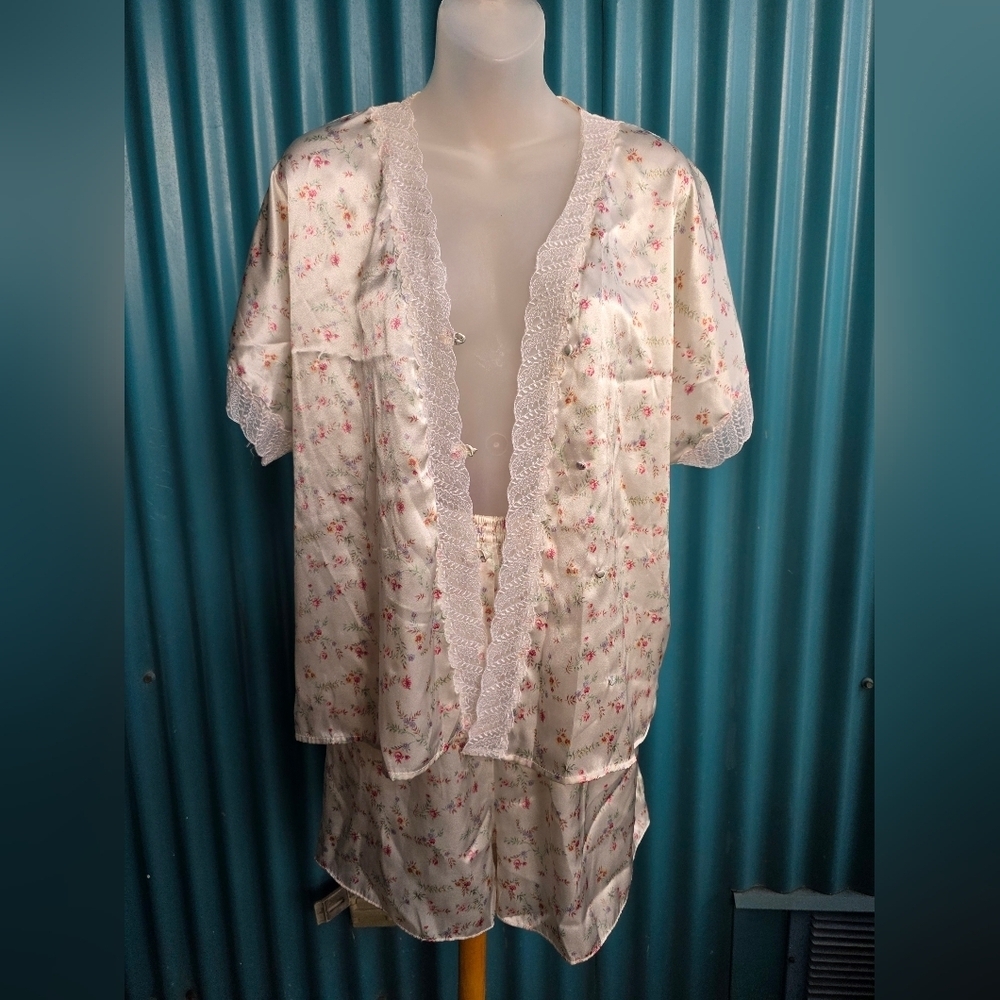 Versailles Floral Satin Pajama Set with Lace Trim Medium